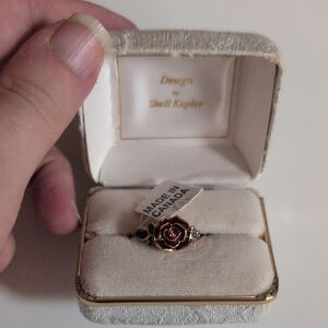 Gold and Green Women's Ring